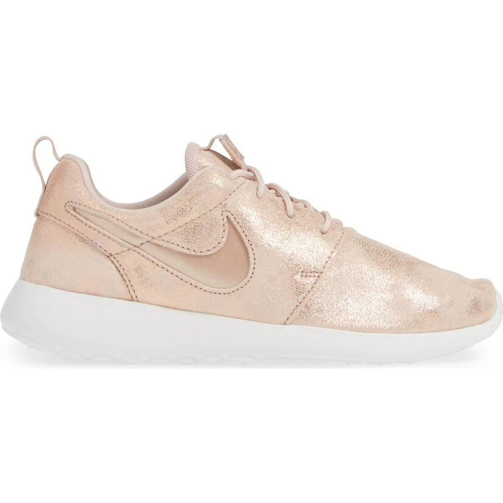 Like new Nike Roshe Premium Rose Gold Women's sneakers 7.5